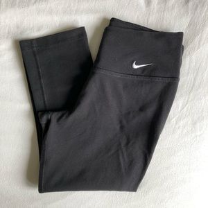 Nike Dri-Fit Cropped Leggings